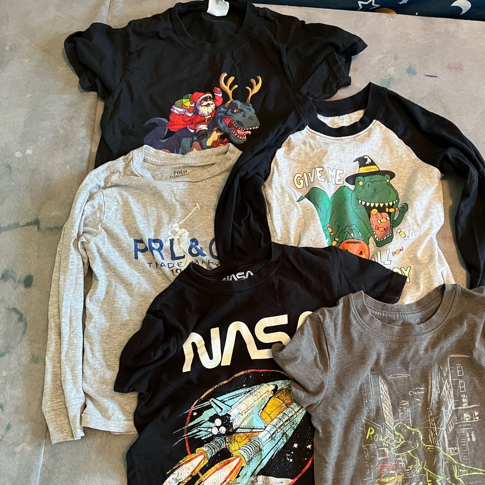 Boys T-shirt bundle (Dino/space)